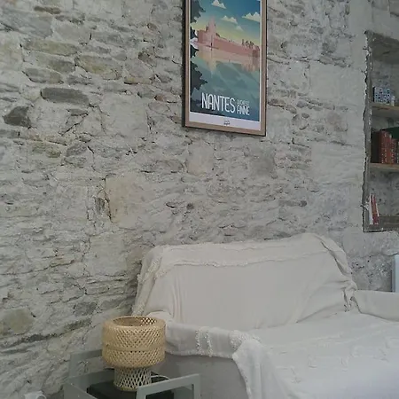 Petit Chateau Rouge - Hypercentre - Renove Apartment *